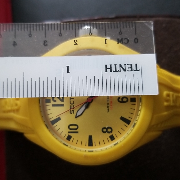 Sector men watch.  Yellow rubbers band. New with original box and tag. - Picture 7 of 8